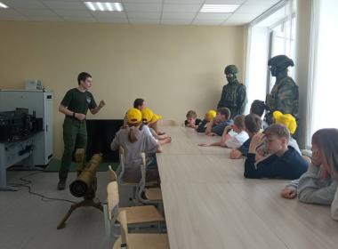 Курсанты Центра «ВОИН» провели мастер-классы для школьников Екатеринбурга