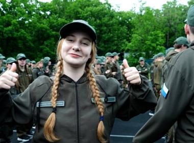 Тысячи курсантов и инструкторов Центра «ВОИН» масштабно отметили День России