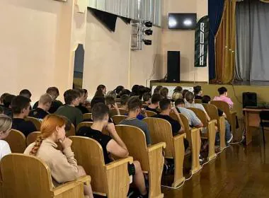 Курсанты кузбасского филиала Центра «Воин» обсудили патриотизм с представителем духовенства