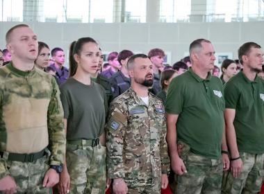 Директор Центра «ВОИН» и директор ВДЦ «Смена» открыли межрегиональную смену «Время юных героев» в Анапе