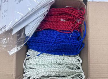 Курсанты Центра «ВОИН» сделали для бойцов СВО более тысячи браслетов жизни ко Дню государственного флага России