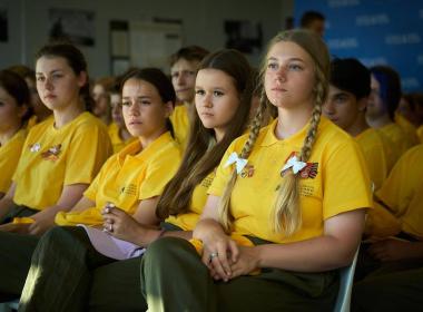 Директор волгоградского филиала Центра «ВОИН», Игорь Воробьёв встретился с участниками смены «Страна Героев»