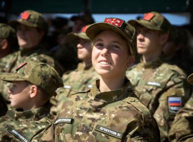 Дмитрий Шевченко встретился с семьей Абдуллиных, представляющих Центр «ВОИН» в финале «Семейной зарницы»