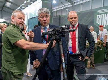 Глава Республики Бурятия лично оценил военно-спортивный городок Центра «ВОИН» на выставке «Улица Дальнего Востока».