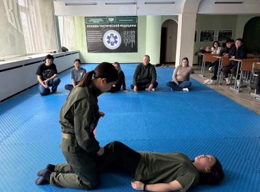 Курсанты Центра «ВОИН» провели мастер-классы для родителей и сразились с ними в лазертаг