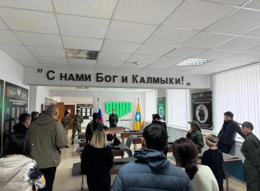 Курсанты Центра «ВОИН» провели мастер-классы для родителей и сразились с ними в лазертаг