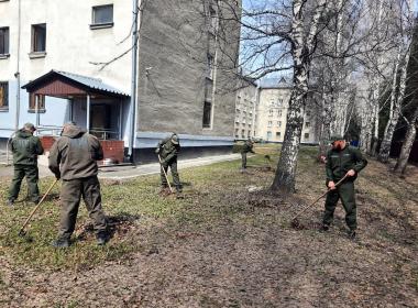 Сила памяти и чистоты: курсанты Центра «ВОИН» продолжают участие во Всероссийской неделе субботников